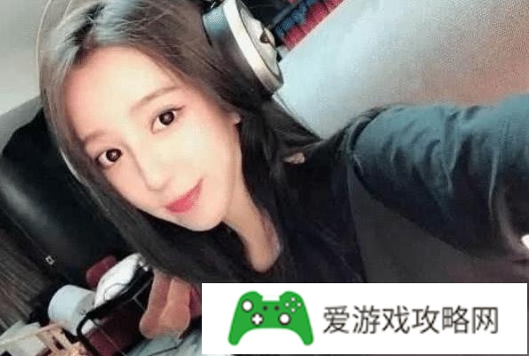 斗鱼呆妹儿也开始副业陪玩，价格良心却无人点单，场面一度尴尬，你怎么看?